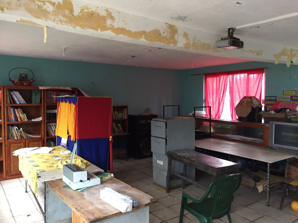 Niños continúan a la intemperie en primaria "Amado Nervo"