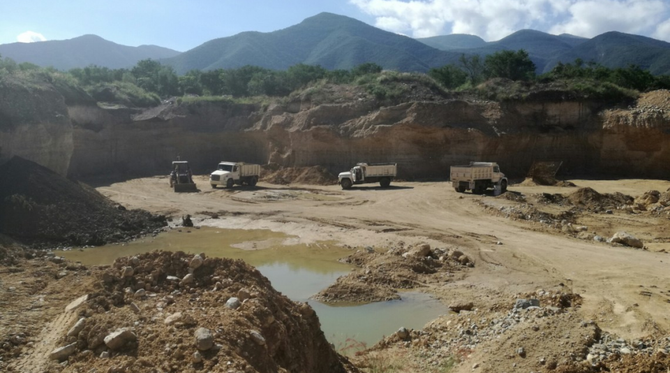 Actividades en banco de materiales de minerales son suspendidas