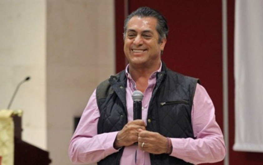 ‘El Bronco’ ofrece disculpas por ‘chapulinear’