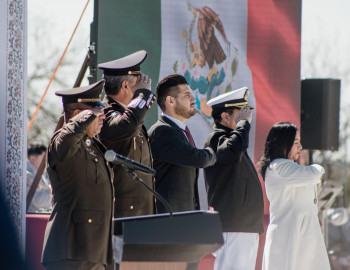 Realizan ceremonia para conmemorar el día de la bandera