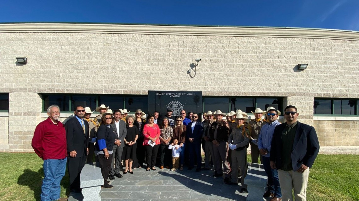 Condado Hidalgo devela muro en honor a héroes caídos en su deber