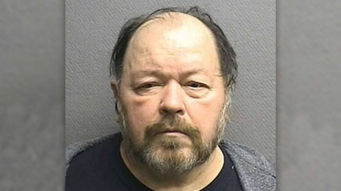 Hombre es acusado de matar a su esposa mientras estaba “sonámbulo”