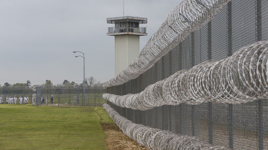 Aprueban en Texas proyecto de ley para exigir fianza para acusados de delitos violentos