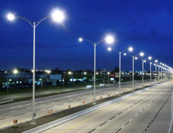 Condado Hidalgo brinda programa de alumbrado público para comunidades rurales