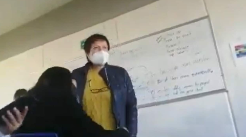 Exhiben a maestra de Puebla insultando a alumnos