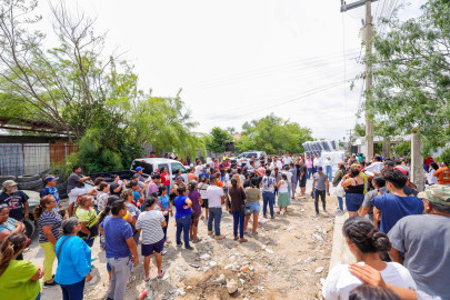 Visitó el Alcalde Carlos Peña Ortiz a familias de la Arcoiris 