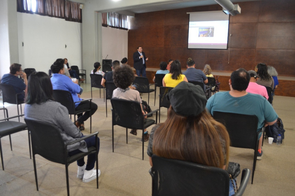 Impartirán taller para que artistas puedan vivir del arte