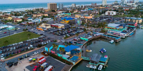 Reabren accesos de playas en Condado Cameron tras llegada de Huracán Ian