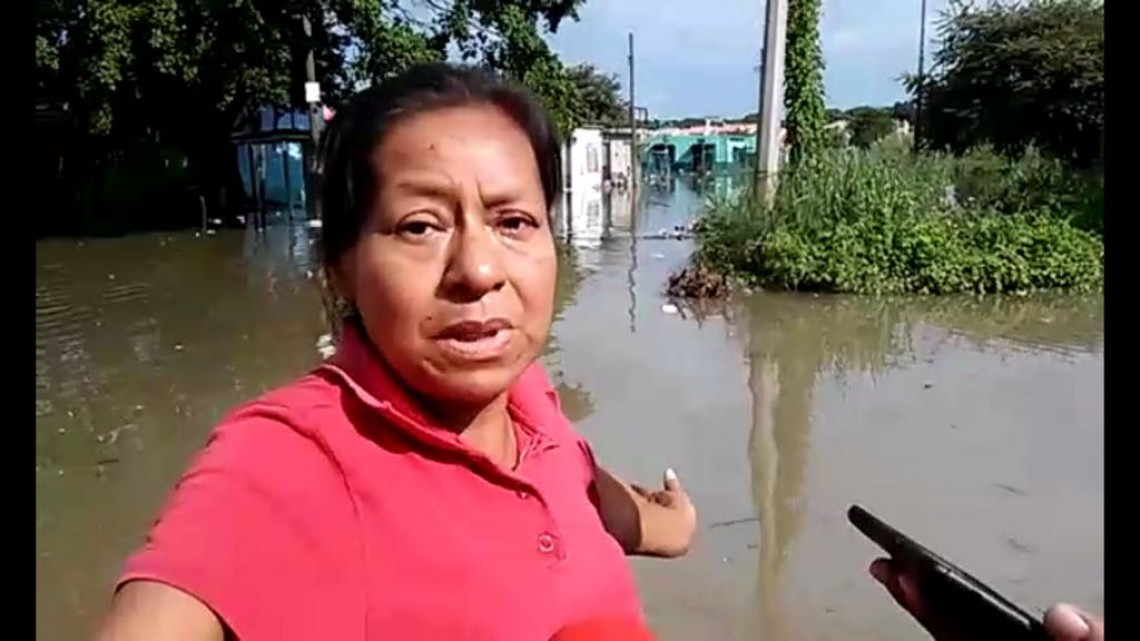 Afectados por inundación exigen solución al problema