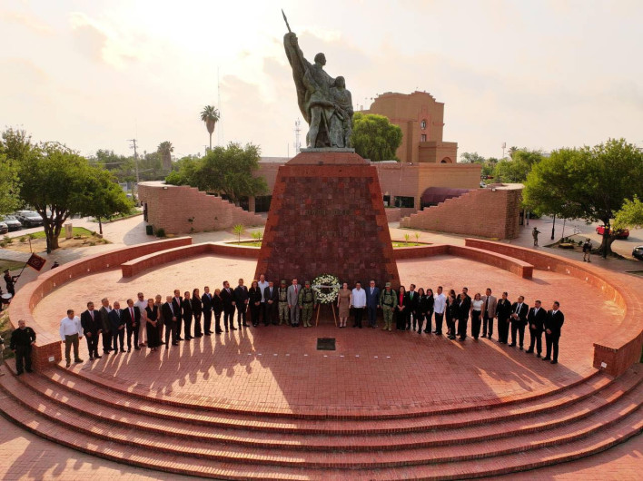 Honran a Nuevo Laredo en su 177 aniversario con emotivo homenaje y exposición histórica interactiva