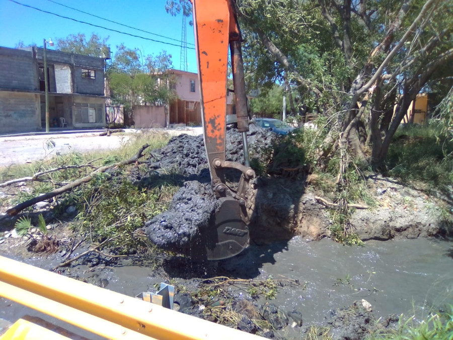 Desazolva Municipio dren de la colonia Obrera