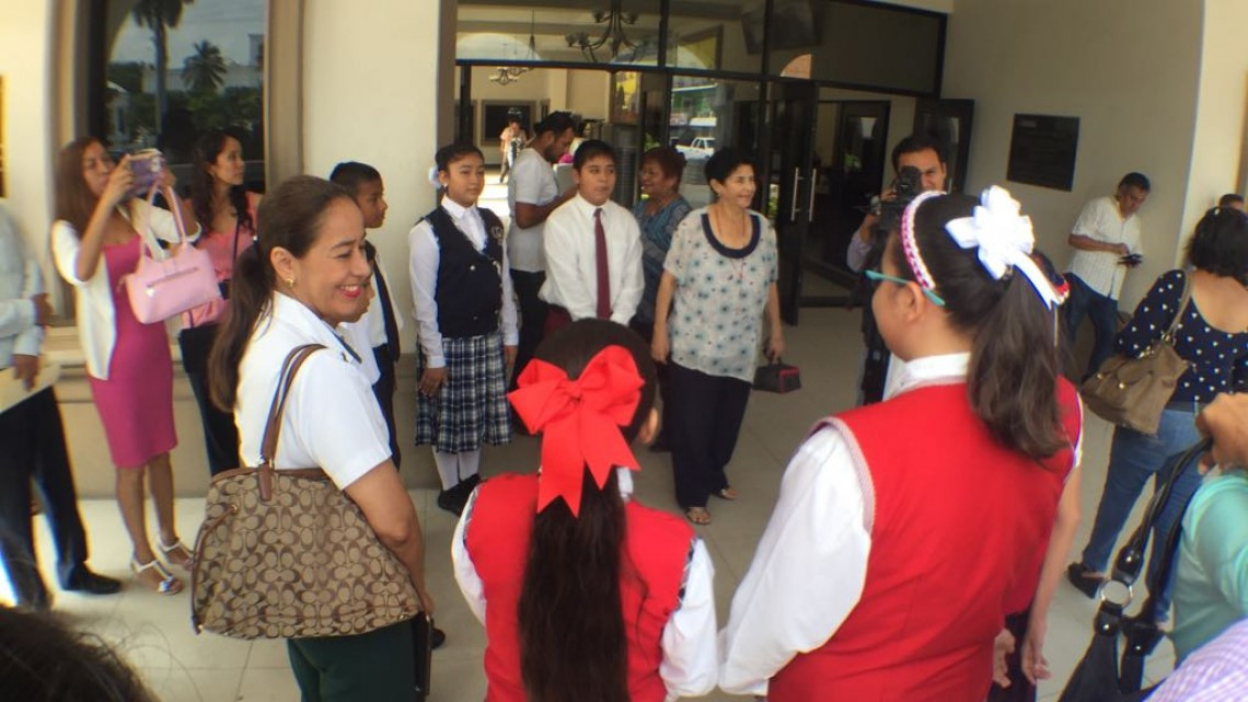 Niños se preparan para participar en Olimpiadas del conocimiento 