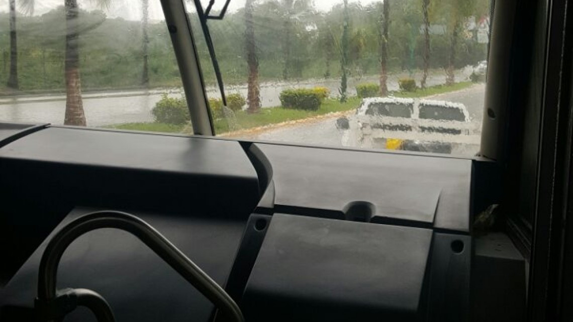 Huracán Max toca tierra cerca de laguna de Chautengo