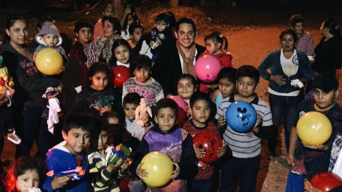 Llevan sonrisas y felicidad en día de Reyes al Chispus y Pedrera