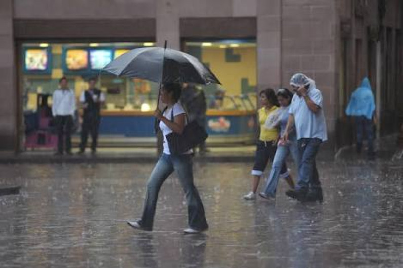 Persisten lluvias de diferente intensidad en varios estados del país