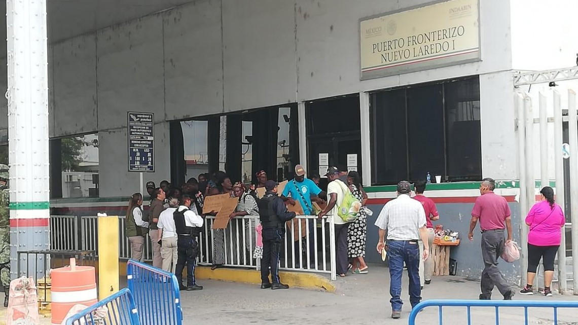 Familias Africanas buscan cruzar la frontera