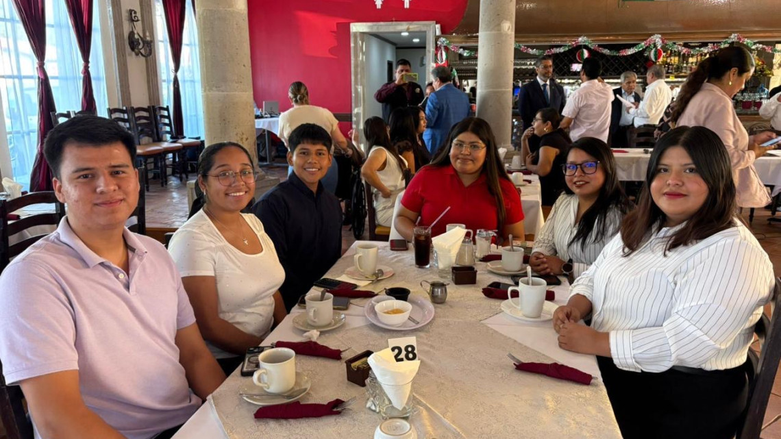 Fortalecen lazos académicos y profesionales: EXAUAT y Colegio Neolaredense de Contadores