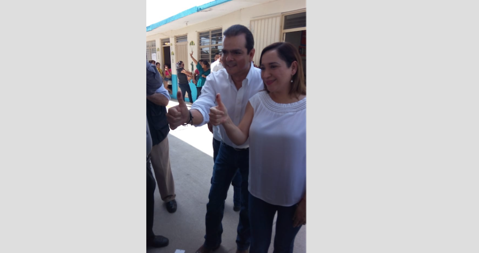 Vota candidato del PAN a la alcaldía de Nuevo Laredo