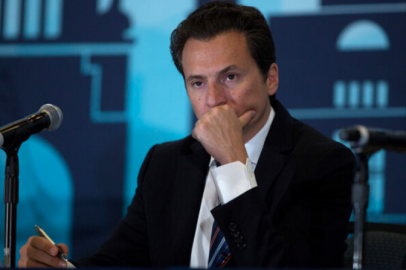 Entregué 4 mdp a Lozoya a cambio de contratos: Alberto de Meneses