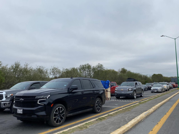 Regresan paisanos y saturan Puente II