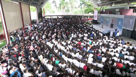 Motivan a jóvenes a cumplir metas