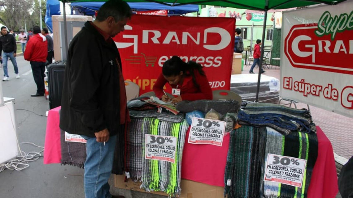 Realizan campaña "Abrigando Familias con Amor"