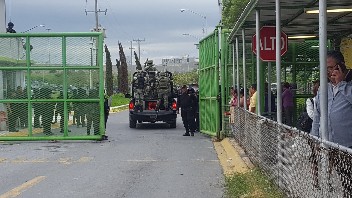 Sigue movilización en penal de Cadereyta