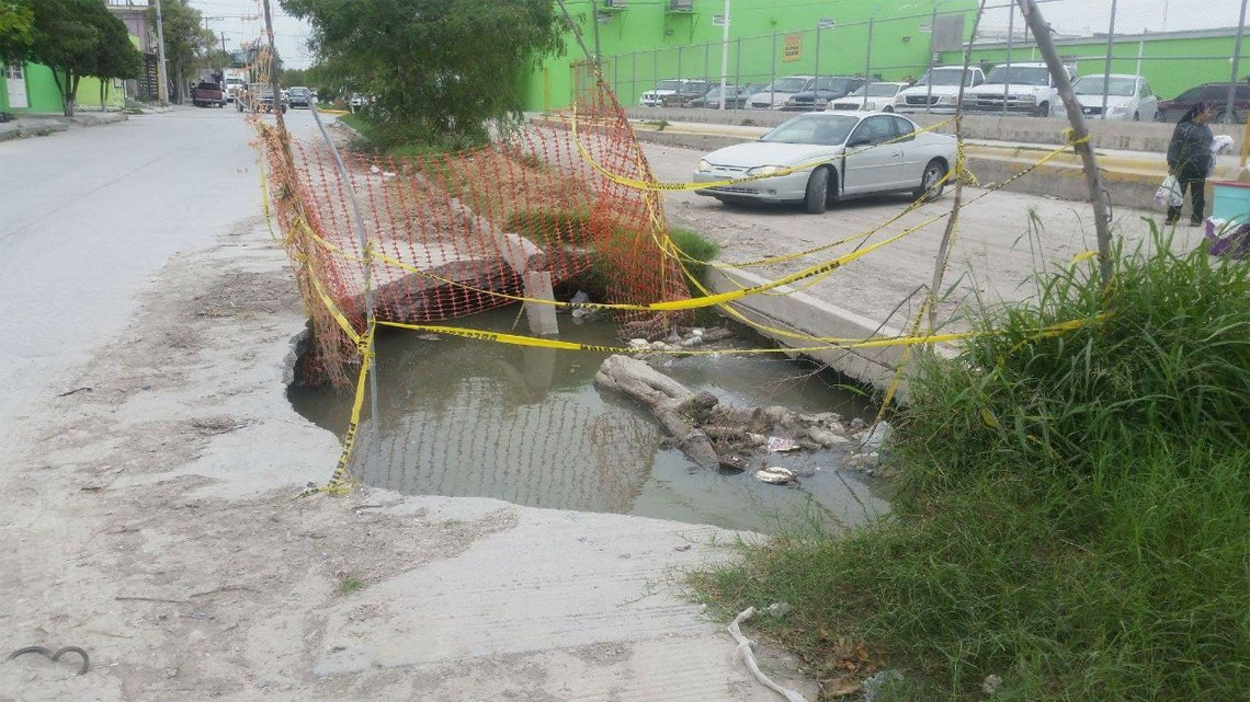 Piden vecinos terminen con "lago" de aguas negras