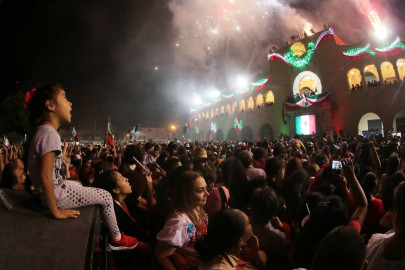 Disfrutan más de 45 mil neolaredenses fiesta por la Independencia de México 