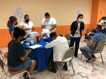 Llaman a Neolaredenses de 18 a 39 años a registrarse para la vacuna anticovid