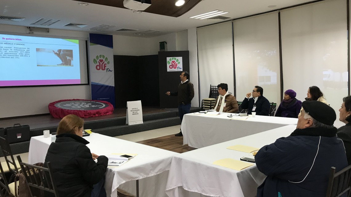 DIF Tamaulipas entrega lentes simuladores