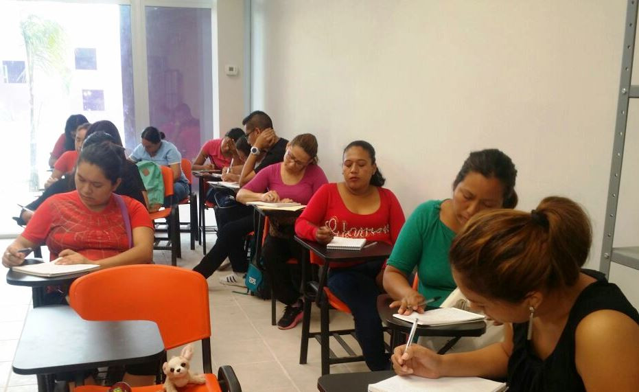 Concluyen jefas de familia cursos y talleres de capacitación