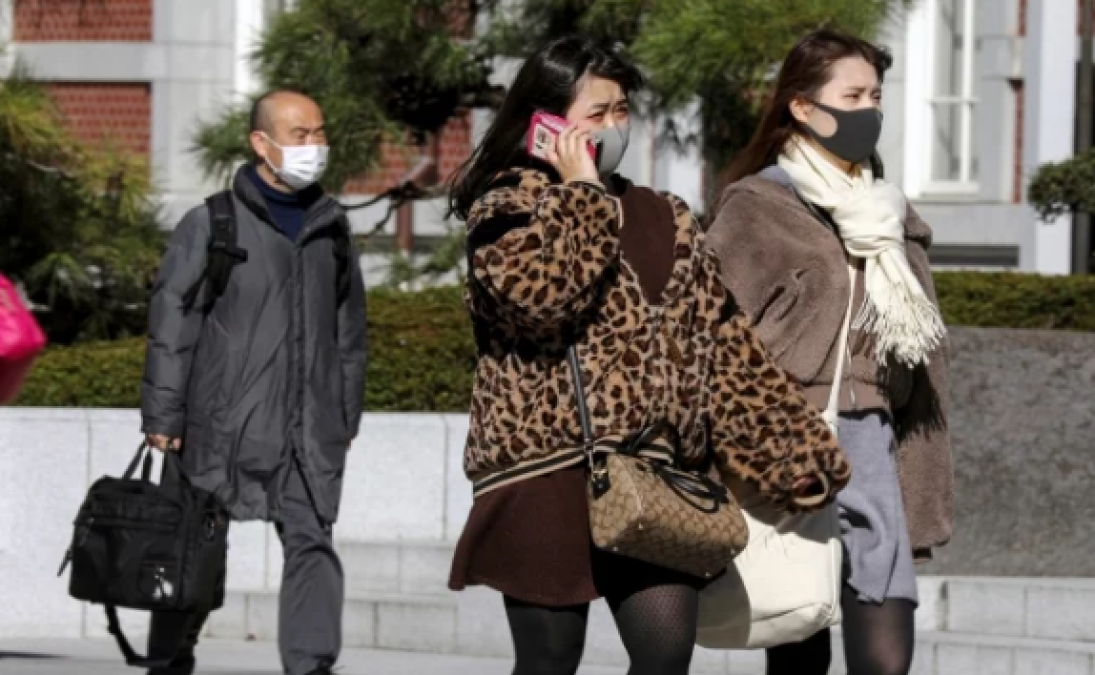 Ustedes no son invencibles: OMS a jóvenes