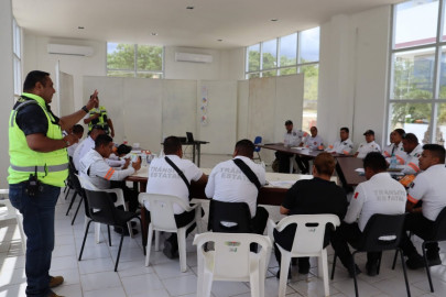 Recibe Tránsito Estatal capacitación sobre el manejo de materiales peligrosos