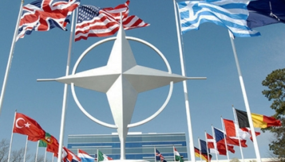 Países europeos miembros de la OTAN subieron 3.8 por ciento gastos en Defensa