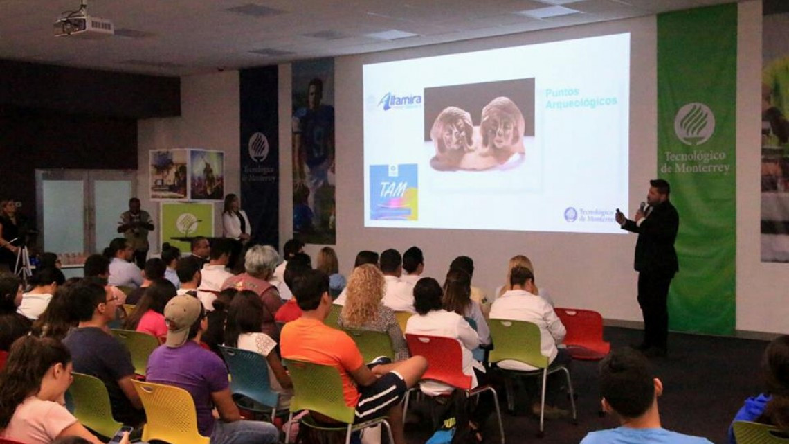 Asiste alcaldesa a evento Reto TAM 2017