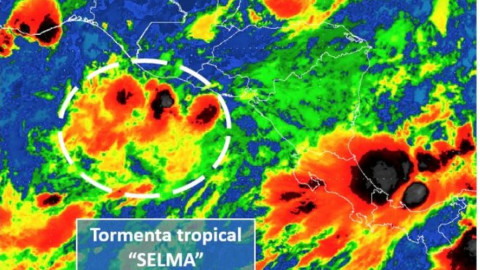 Se acerca depresión tropical a costas mexicanas
