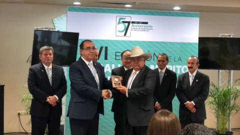 Ciudadanos destacados son galardonados por el consejo de instituciones de Nuevo Laredo