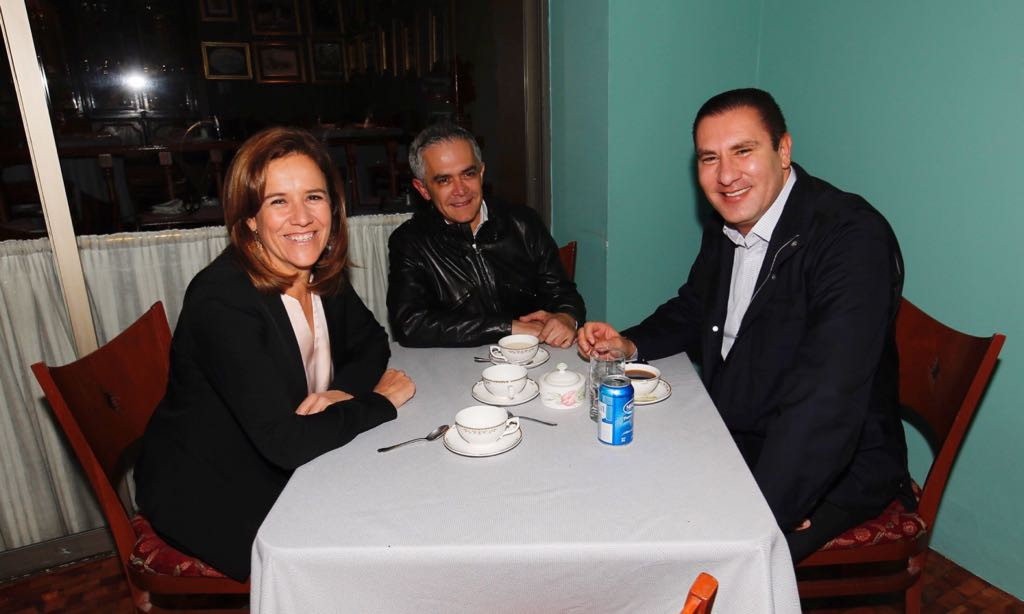 Fotografías de la reunión entre Margarita Zavala, Mancera y Moreno Valle.