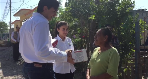 DIF Reynosa entrega apoyos a familias vulnerables