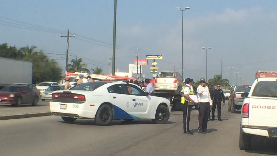 Analizan el retiro de unidades chatarras abandonadas en la vía pública