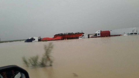 Cierran por inundación la autopista Monterrey-Nuevo Laredo