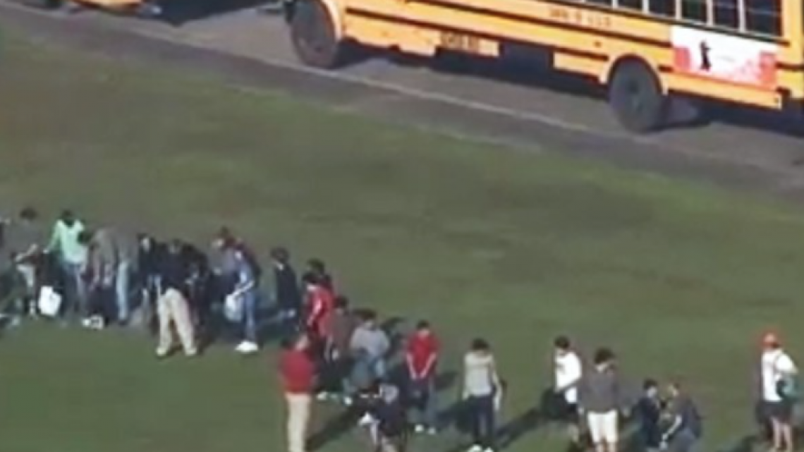Se registra tiroteo en la escuela Santa Fe de Texas; hay un detenido 