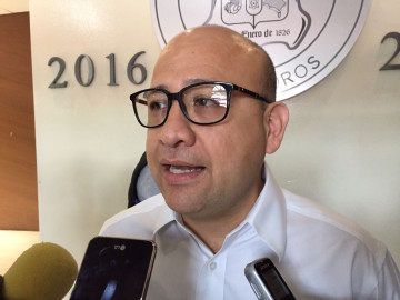 Siguen funcionarios con el 10% menos en su salario