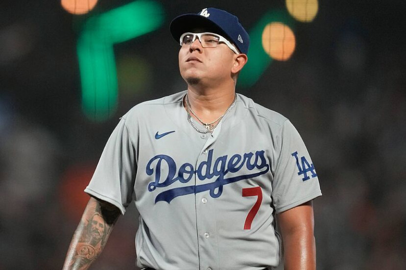 Julio Urías libra la cárcel por acusación en su contra de violencia doméstica