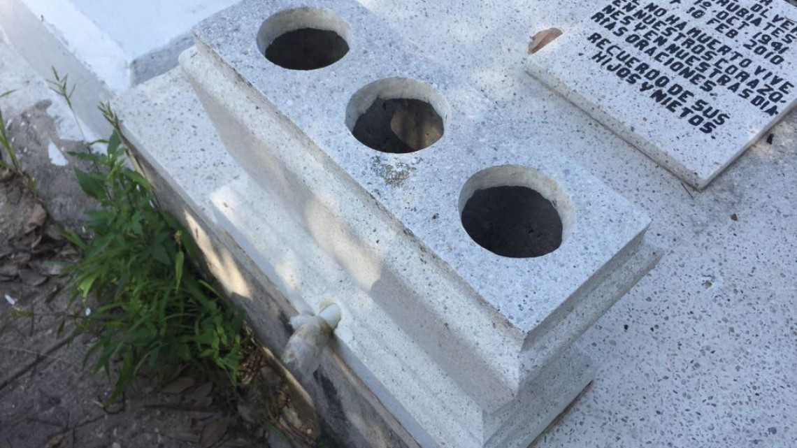 ⁠⁠⁠Ciudadanos se quejan por la maleza y basura en cementerios