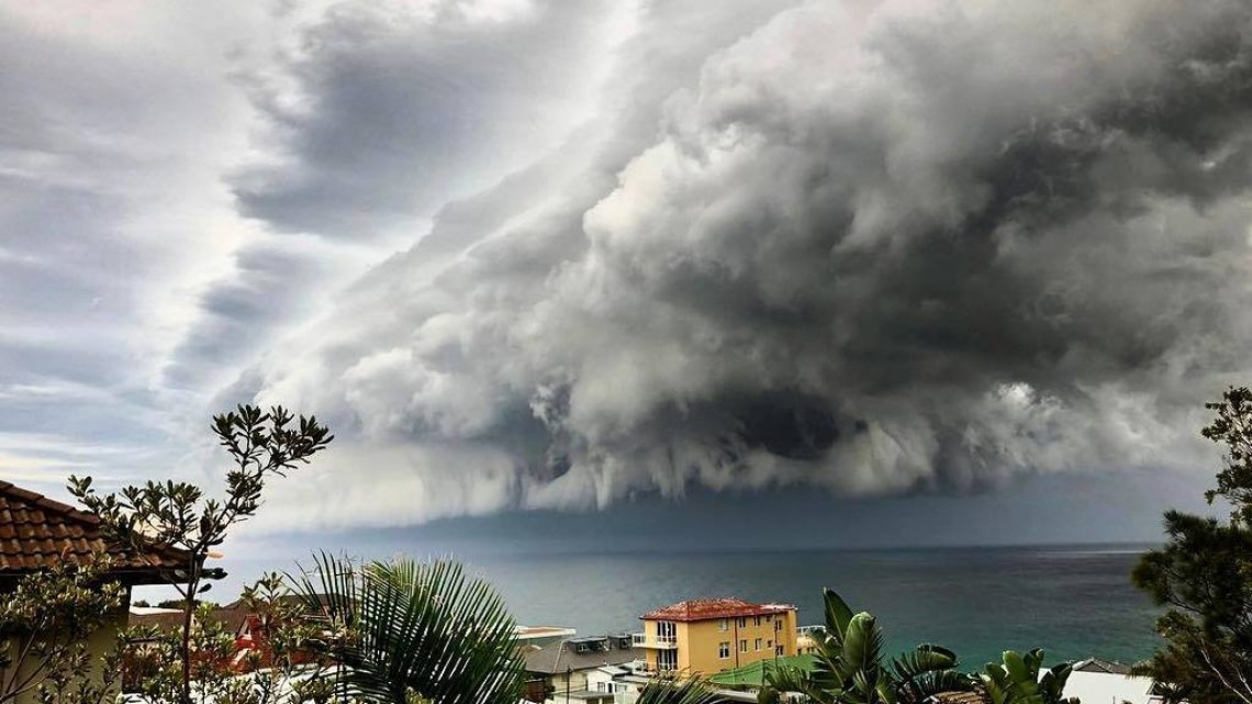 Nube “monstruo” sorprende a Australia
