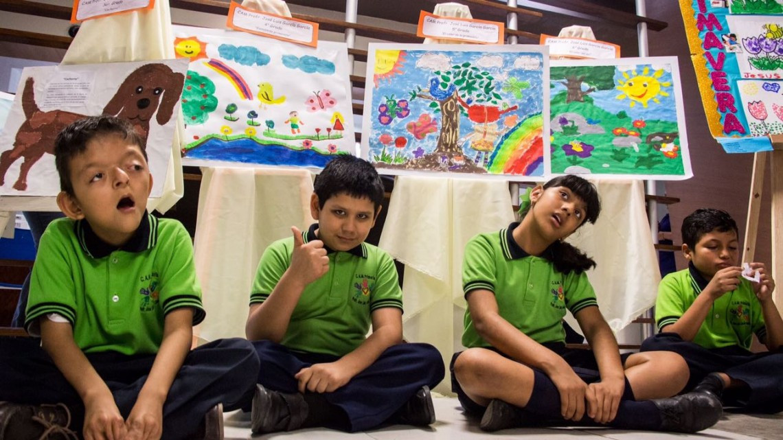 Chuchín convive con niños especiales de Matamoros