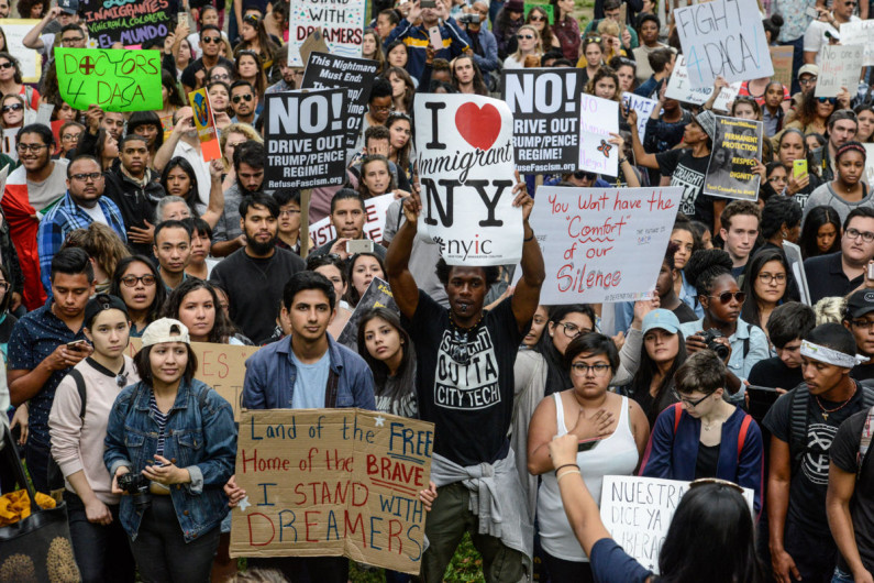 Videgaray se reunirá con jóvenes beneficiarios del DACA