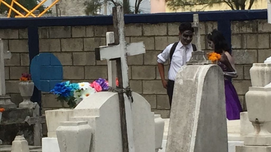 La "catrina" en cementerios del sur de Tamaulipas